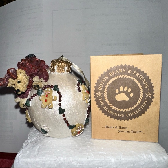 Boyd’s Bears Christmas ornament in the original box with certificate of authenti - Picture 5 of 15